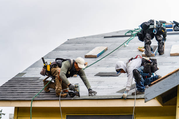 Professional Gutter Installation technician working in Silver Springs, NY